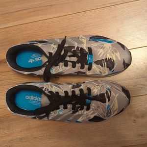 Men's size 11 Adidas Flux floral pattern